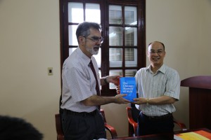 Prof.Frank Proschan donates books to Faculty of Anthropology