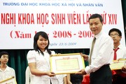 Trao 63 giải cá nhân và 7 giải tập thể cho sinh viên NCKH năm học 2008-2009