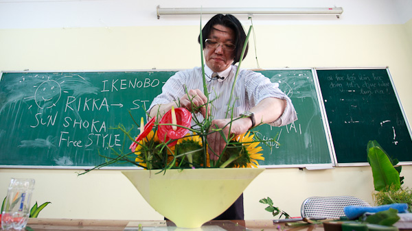 Nghệ thuật cắm hoa Ikebana trường phái Ikenobo