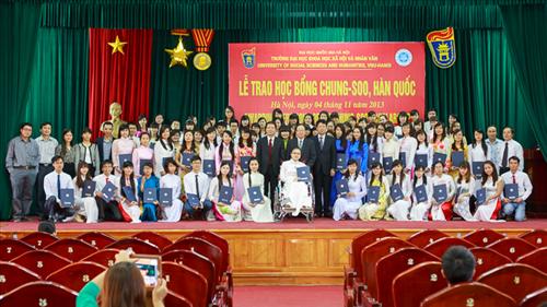 Trao học bổng Chung Soo năm học 2013-2014