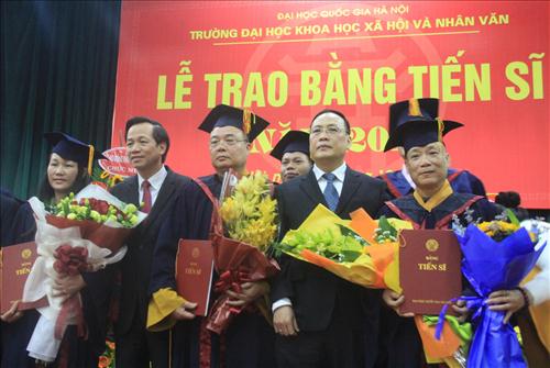 81 nghiên cứu sinh nhận bằng Tiến sĩ năm 2016