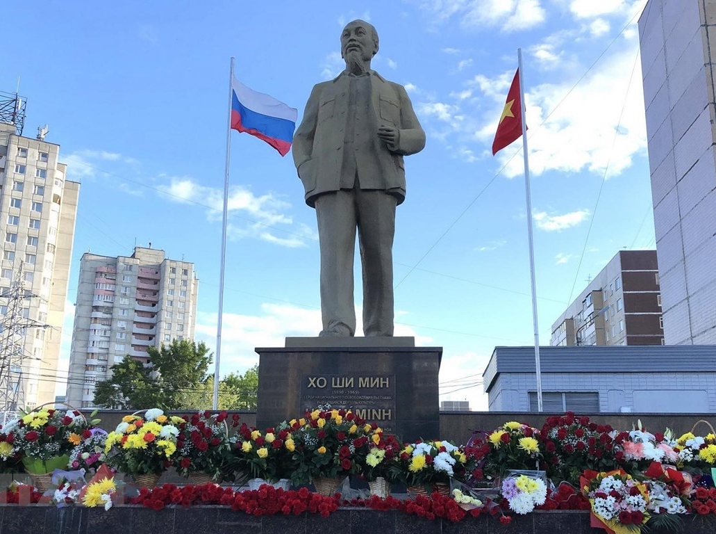 tuong dai CT HCM ở thanh pho ULianovsk